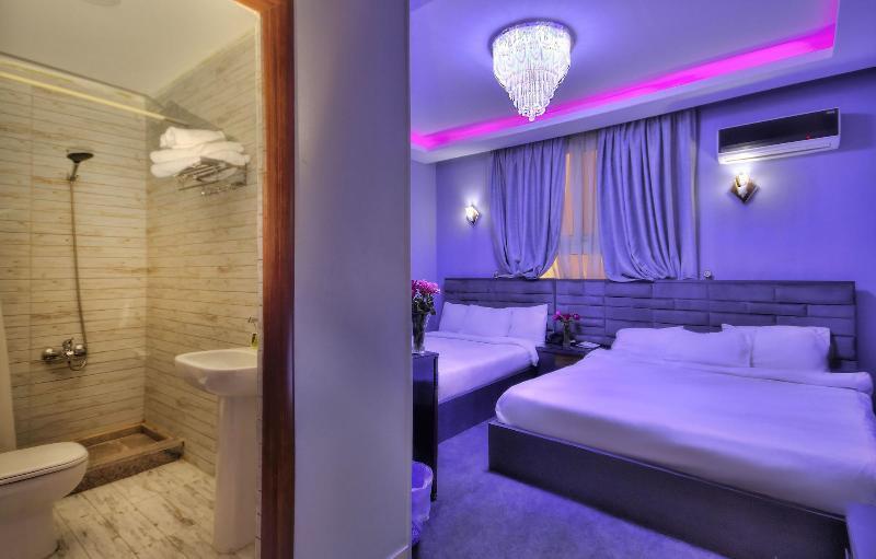 Capital Plaza 3*