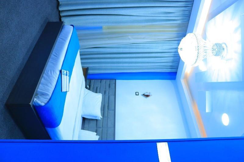 Hotel Capital Plaza 3*